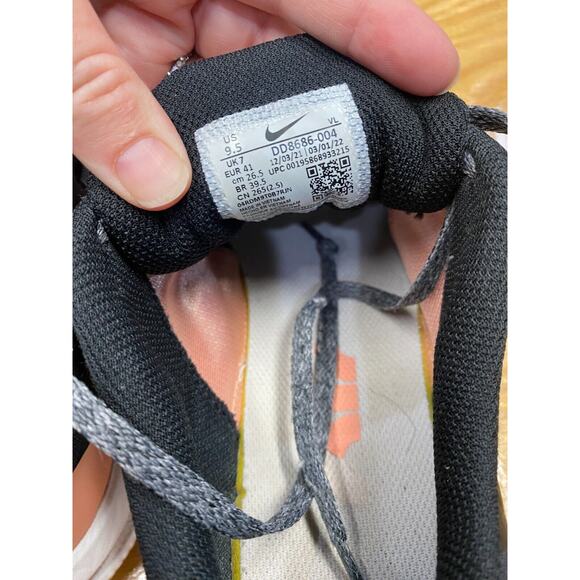 Nike Air Winflo 9 Sneaker Womens 9.5 Black Madder Running Shoes DD8686-004 S25 - Picture 8 of 8